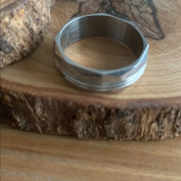 Mens wedding ring - Picture 1 of 3